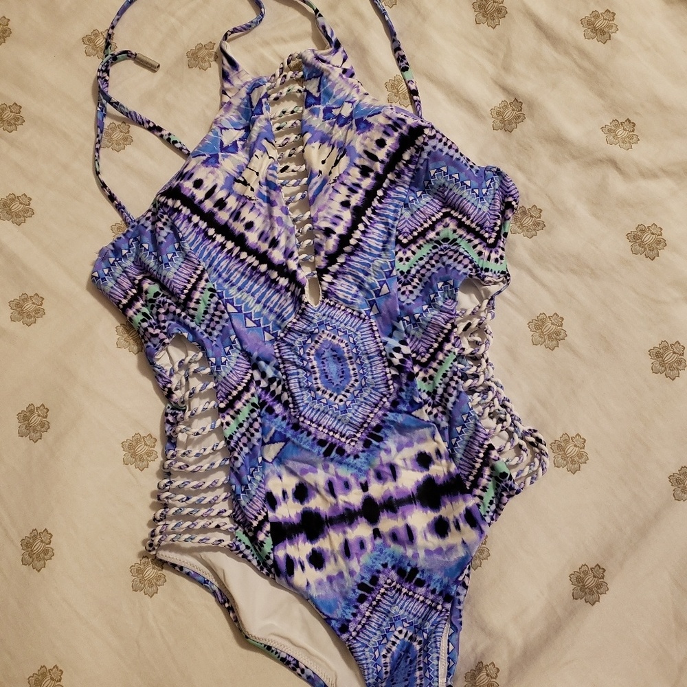 Red crater one piece